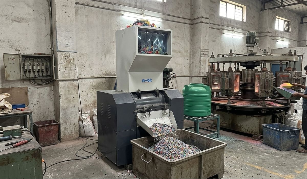 Roto Moulding Waste Grinder Machine: Working Principle, Benefits & Industrial Applications - Invoitplast Machinery PVT LTD